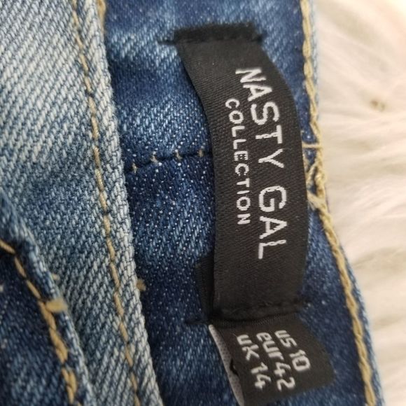 NWT. NASTY GAL SZ 10. HIGH RISE FACTORY CUTOFFS - Picture 9 of 16